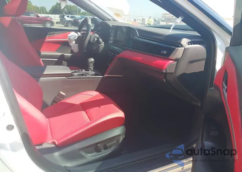 2025 Toyota Camry Xse z USA, uszkodzony, nr VIN 4T1DAACK2SU152855